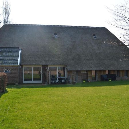 Staying In A Thatched Barn With Box Bed Beautiful View Region Achterhoek Geesteren  Zewnętrze zdjęcie